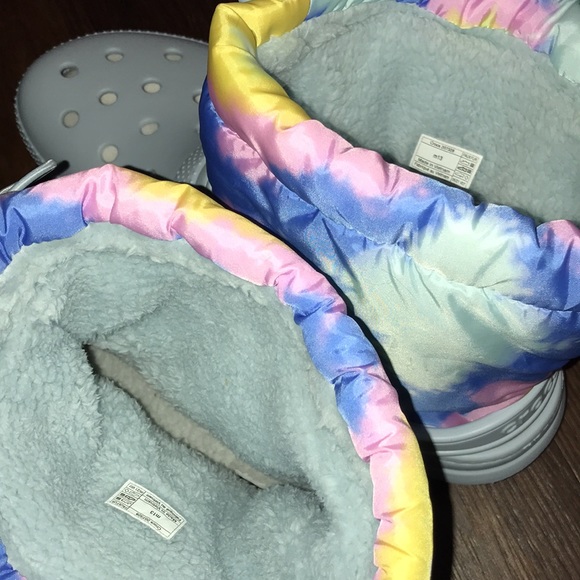 Crocs Classic Lined Neo Puff Boots Mens NWT - Picture 3 of 7